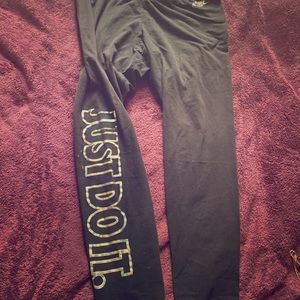 Women’s Nike Activewear leggings &hair band bundle